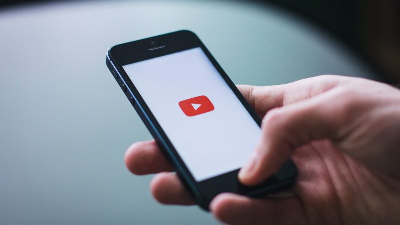 Reddit ja Youtube siivosivat palveluitaan – tuhansia vihakanavia poistettu
