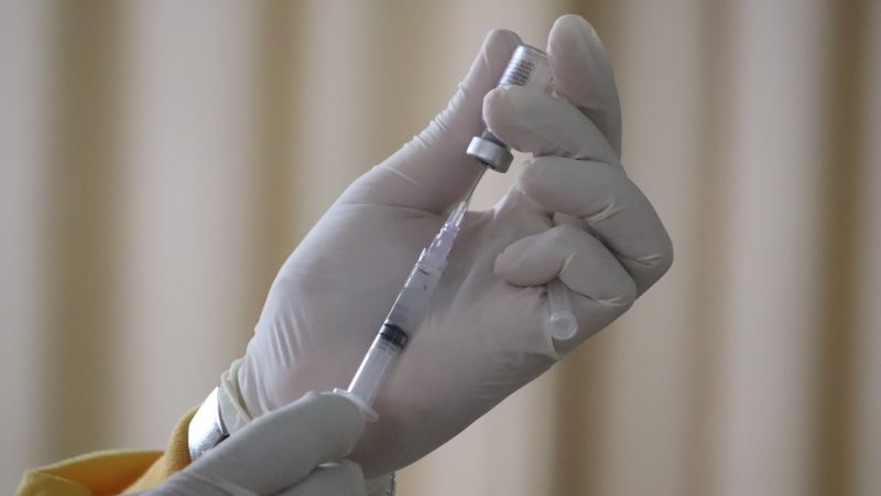 HIV-rokotteen testaaminen etenee – Covid-19 -tutkimus avainasemassa rokotekehityksessä