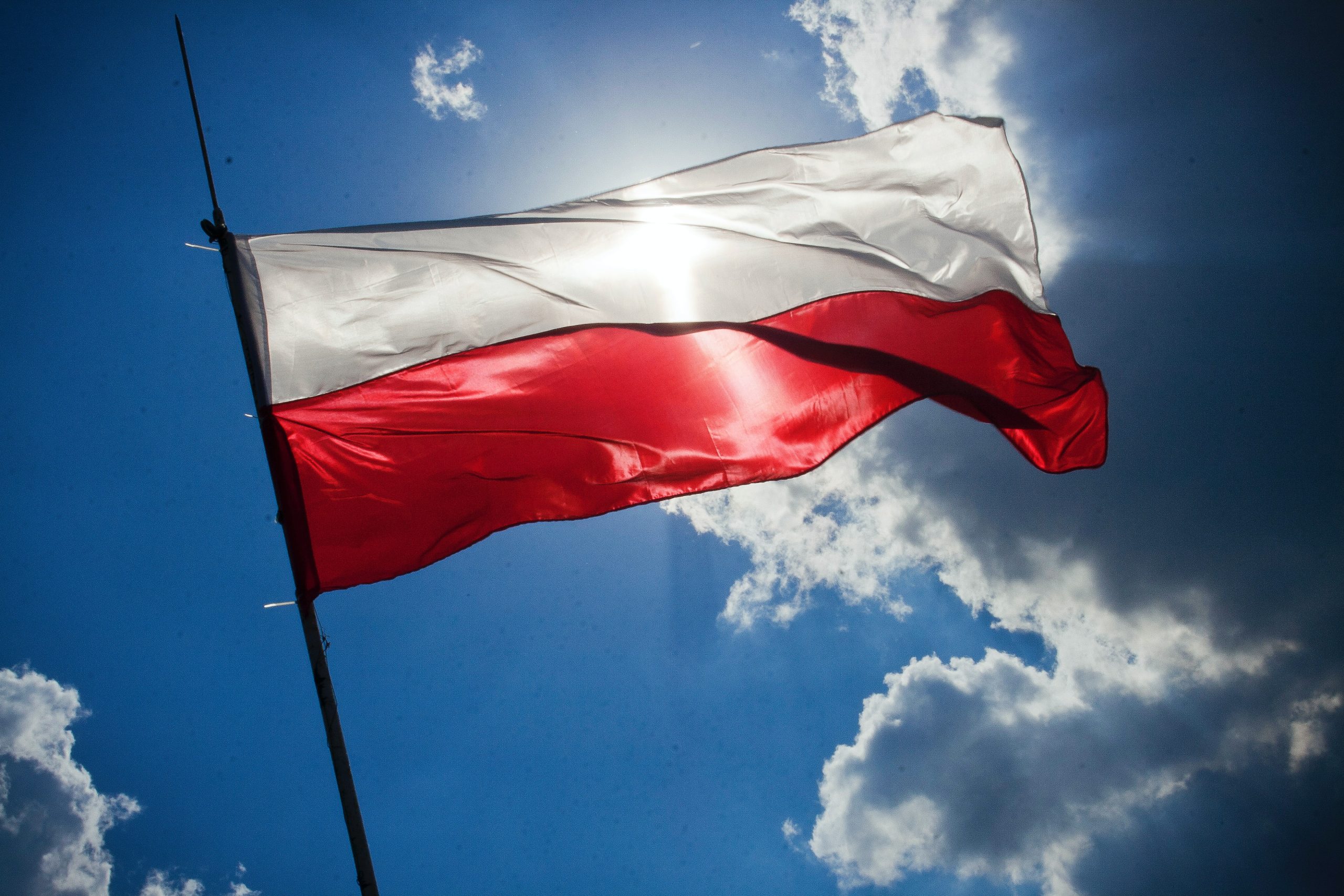 Puolan uusi laki kieltäisi LHBTIQA+ -vähemmistöistä opettamisen ja sensuroisi seksuaalikasvatusta