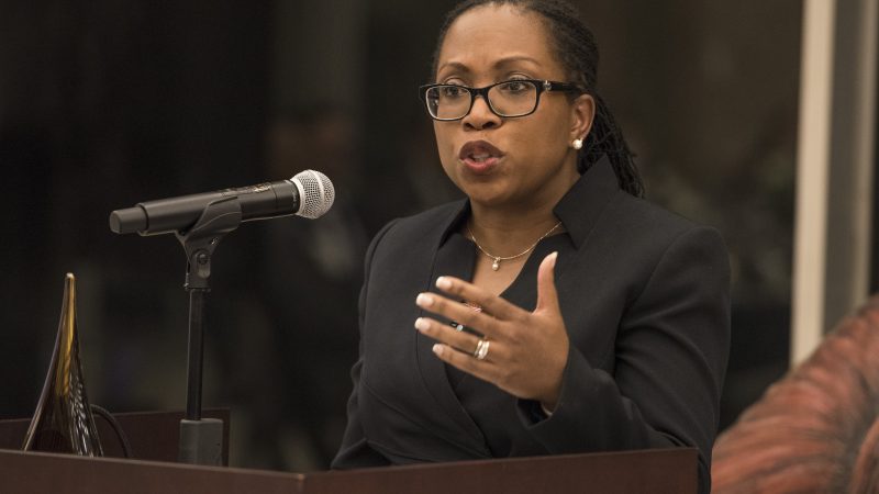 Yhdysvaltain korkeimman oikeuden tuomari Ketanji Brown Jackson on ensimmäinen musta naistuomari koko Yhdysvaltain tuomioistuimen historian aikana