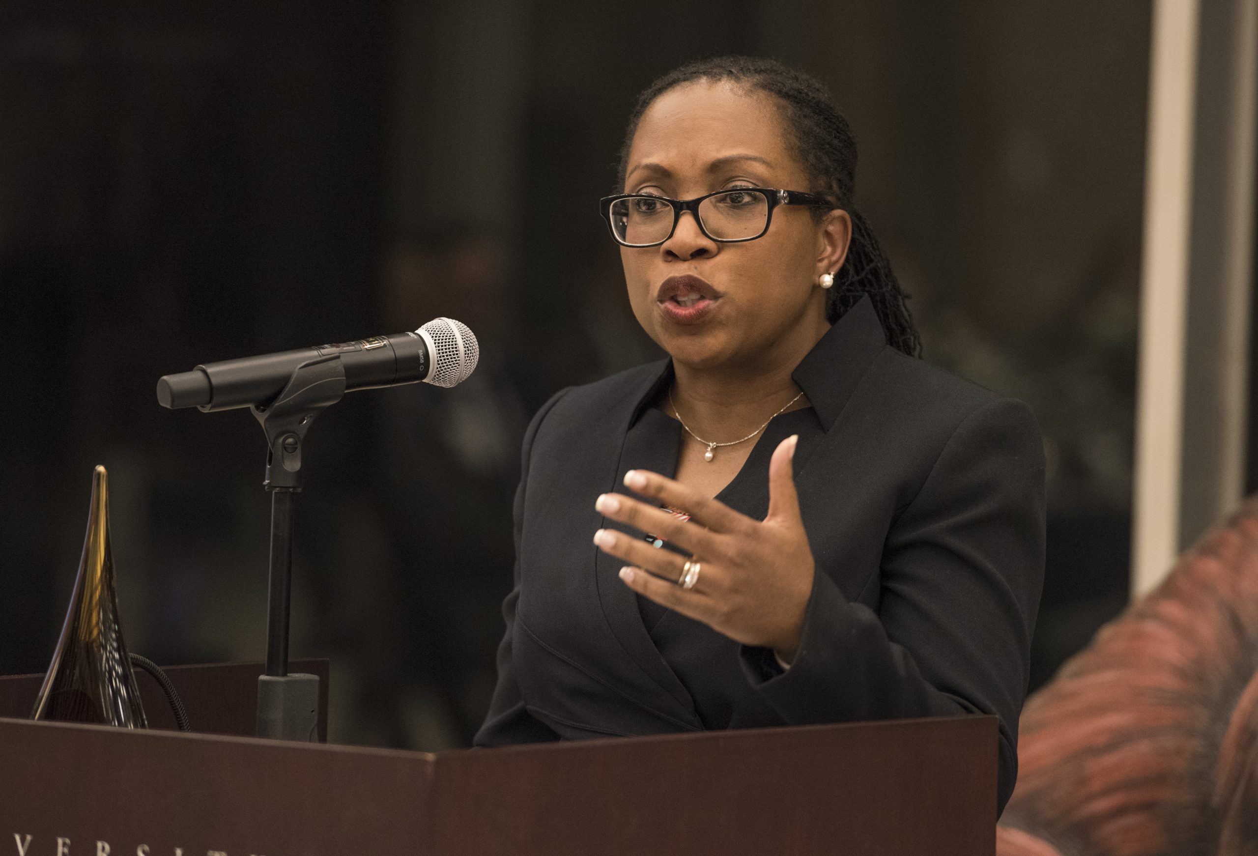 Yhdysvaltain korkeimman oikeuden tuomari Ketanji Brown Jackson on ensimmäinen musta naistuomari koko Yhdysvaltain tuomioistuimen historian aikana