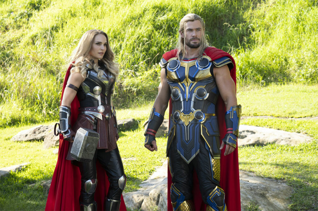 Elokuva-arvostelu: Thor: Love and Thunder on lapsekasta viihdettä, mutta ei lunasta omia lupauksiaan representaatiosta